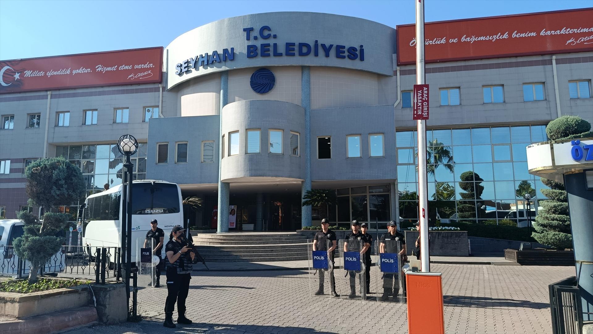 Adana'da Seyhan ve Ceyhan belediyelerine operasyon!