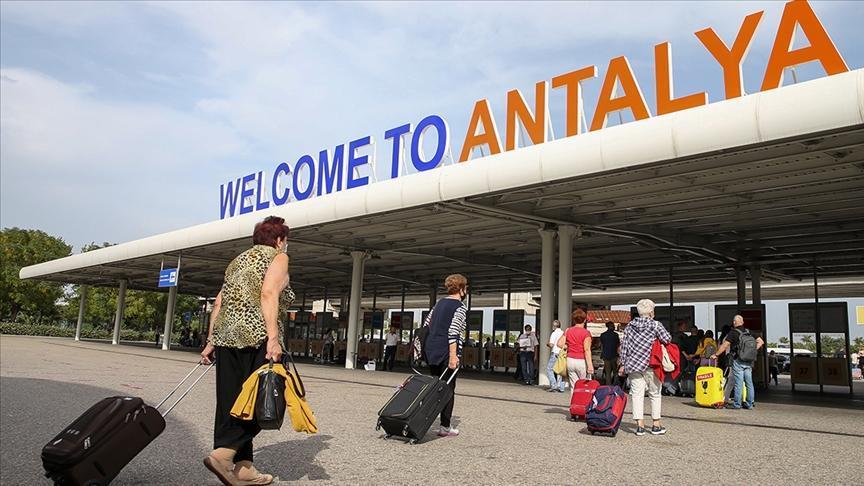 Antalya turizmi 2 milyonu aştı; tüm zamanların nisan rekoru kırıldı