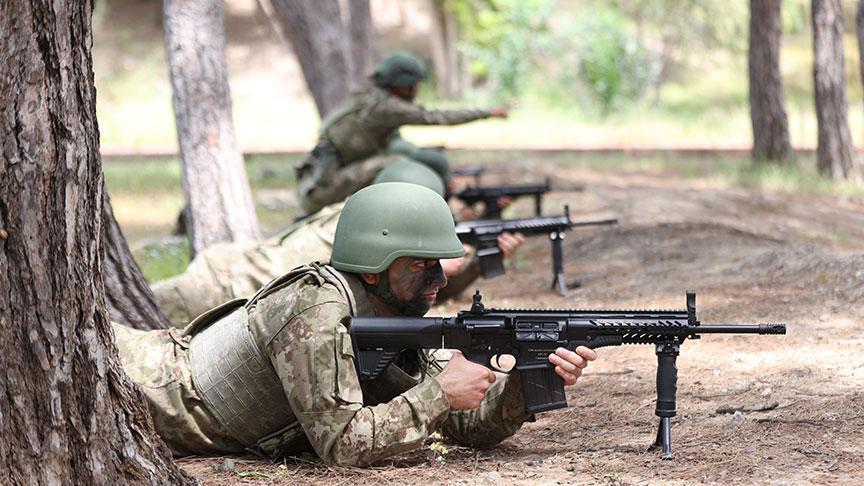 Baba ve oğulları aynı koğuşta! 28 günlük görev tamamlandı