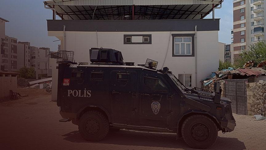 Babalar gününde vahşet! Başına çekiçle vurarak ağır yaraladı