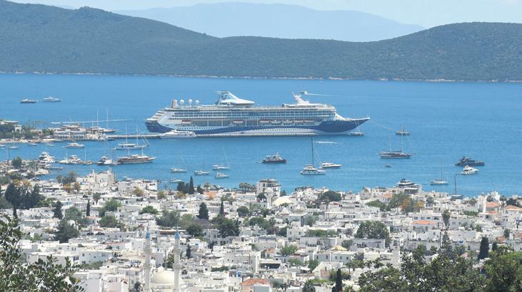 Bodrum’da kruvaziyer bereketi! 11 kruvaziyer ile 20 bin turist geldi