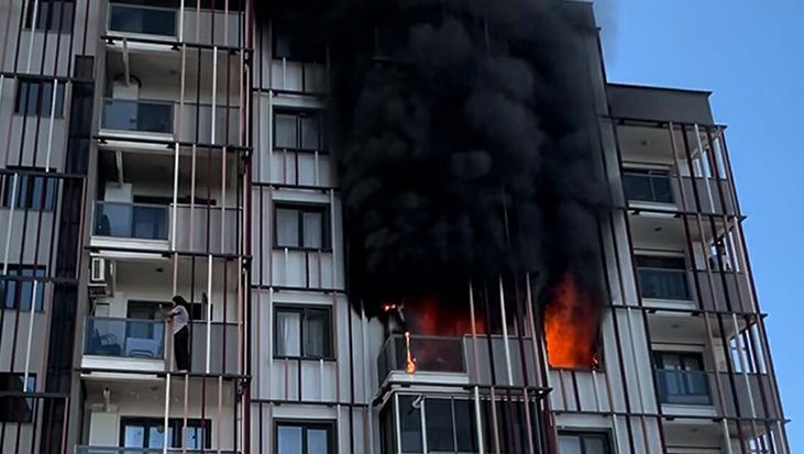 Çanakkale’de site yangını: 10 kişi hastaneye kaldırıldı