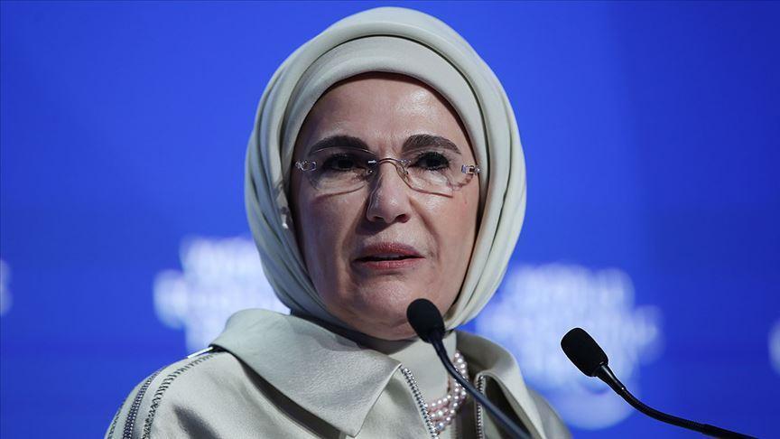 Emine Erdoğan YKS'ye girecek öğrencilere başarılar diledi