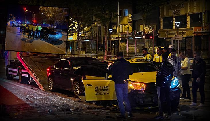 Kayseri'de zincirleme kaza! 4 araç birbirine girdi