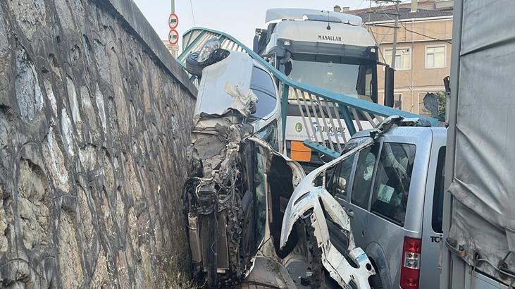 Kocaeli'de korkunç kaza! Otomobil istinat duvarından düştü asılı kaldı