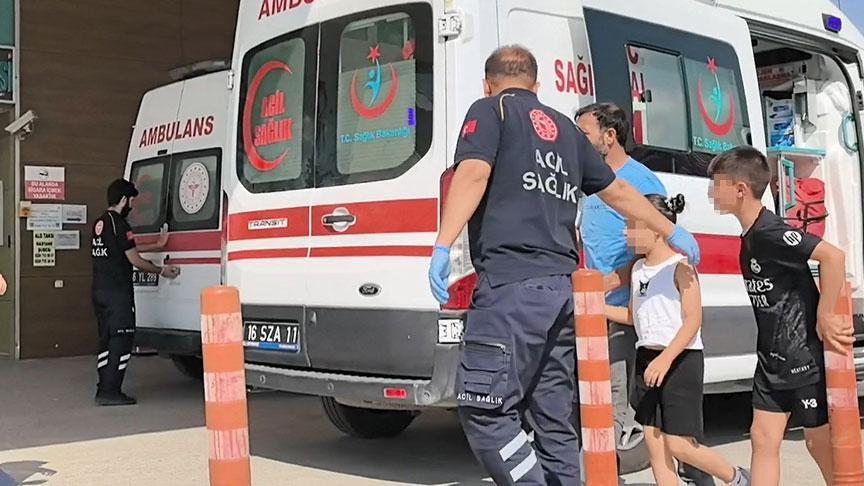 Kumbarasını açmak istedi dilinden yaralandı!