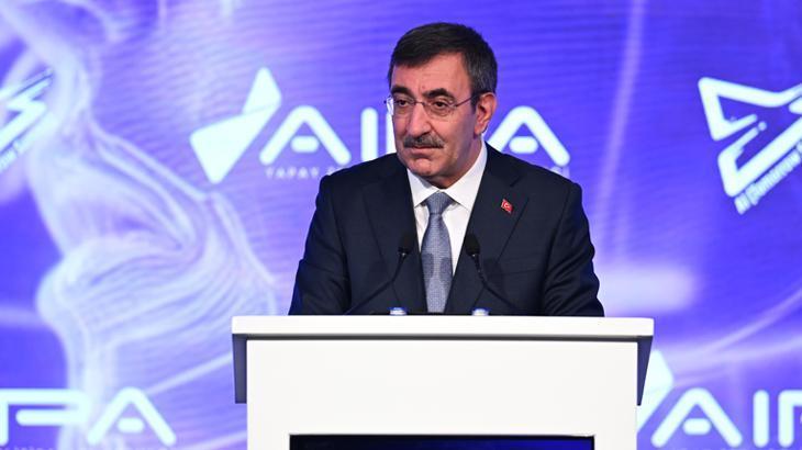 Küresel yapay zeka yarışında oyun kuran öncü bir ülke olmayı hedefliyoruz
