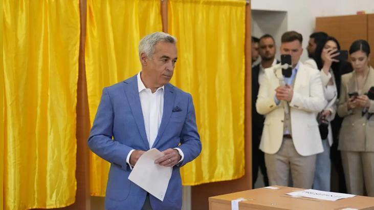 Romanya'da halk yeni cumhurbaşkanını belirlemek için sandık başında