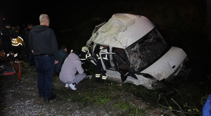 Samsun'da minibüs kaza yaptı! 1 kişi hayatını kaybetti, 4 yaralı var