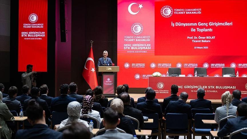 'Türkiye Yüzyılı'nı gençliğin de yüzyılı yapmak zorundayız'