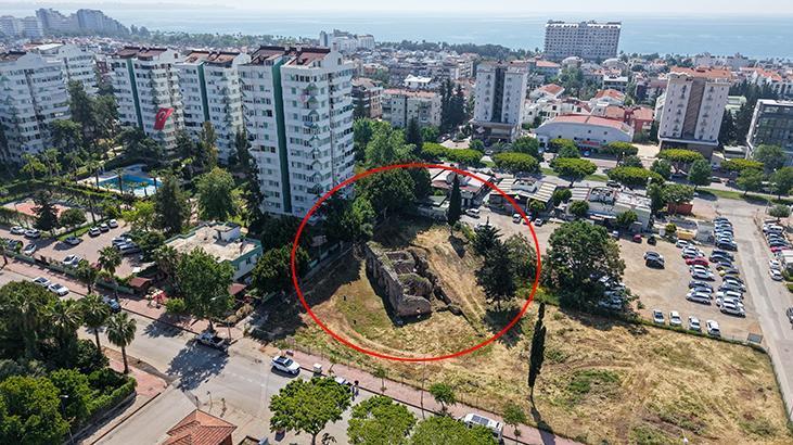 Yer: Antalya! Lüks konutların arasında zamanan direnen hazine